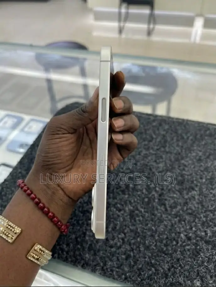 Apple iPhone 16 256 GB White