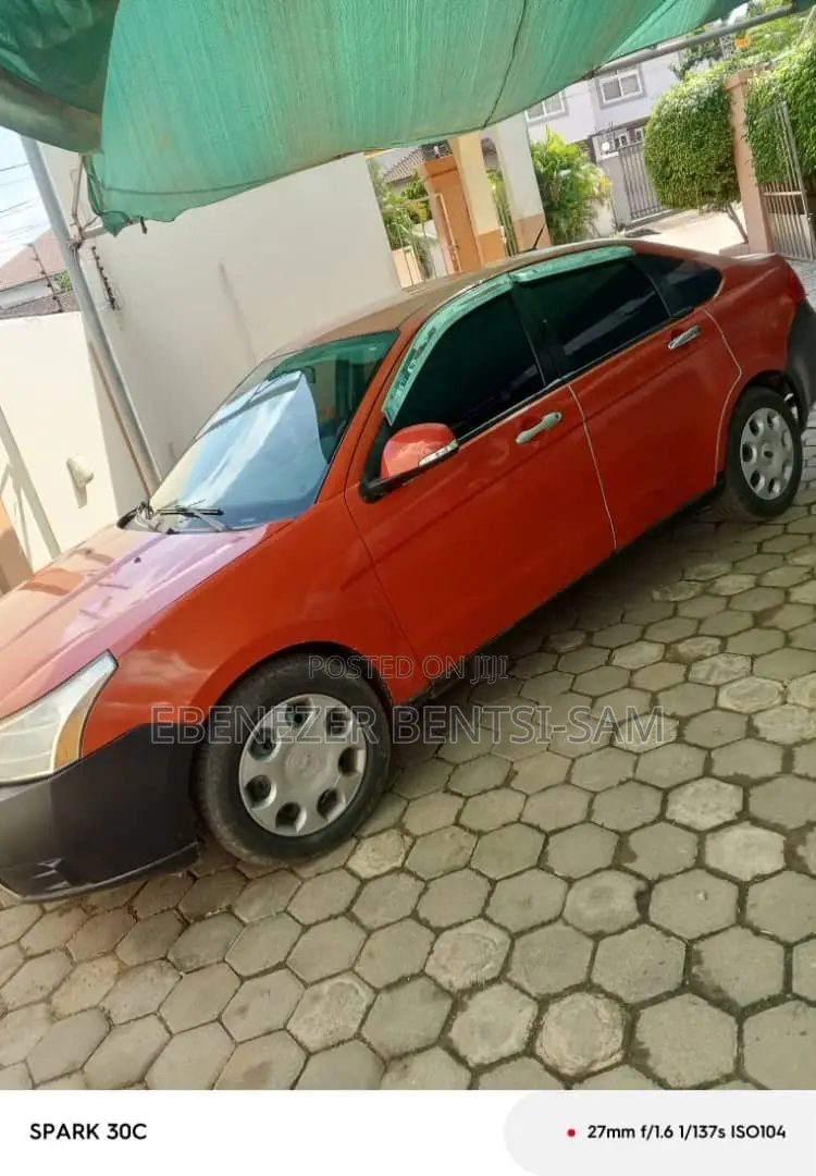 Ford Focus S 2010 Orange
