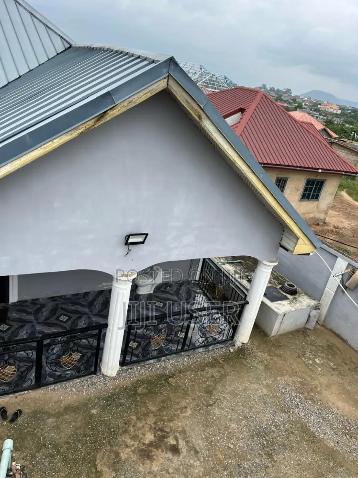 5bdrm House in Amasaman for sale