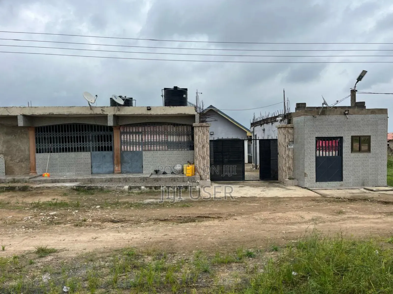 5bdrm House in Amasaman for sale