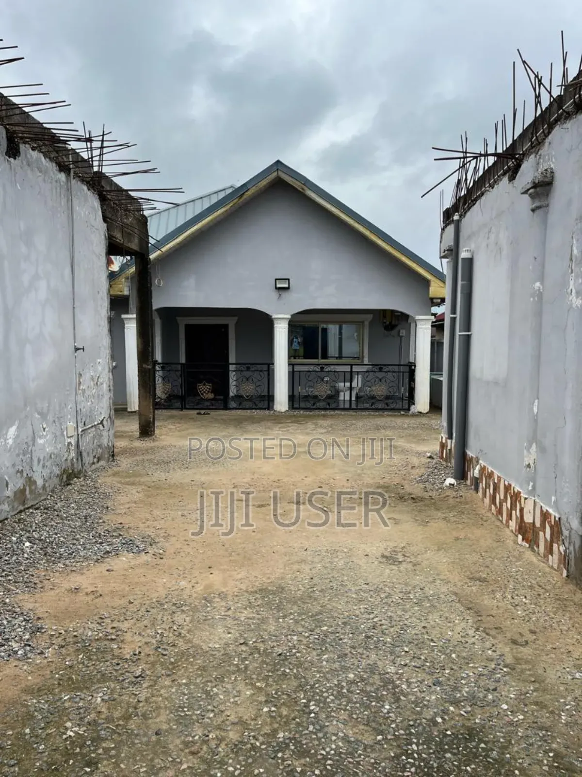 5bdrm House in Amasaman for sale
