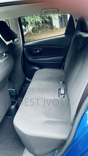 Toyota Vitz 1.3 AWD 5dr 2015 Blue