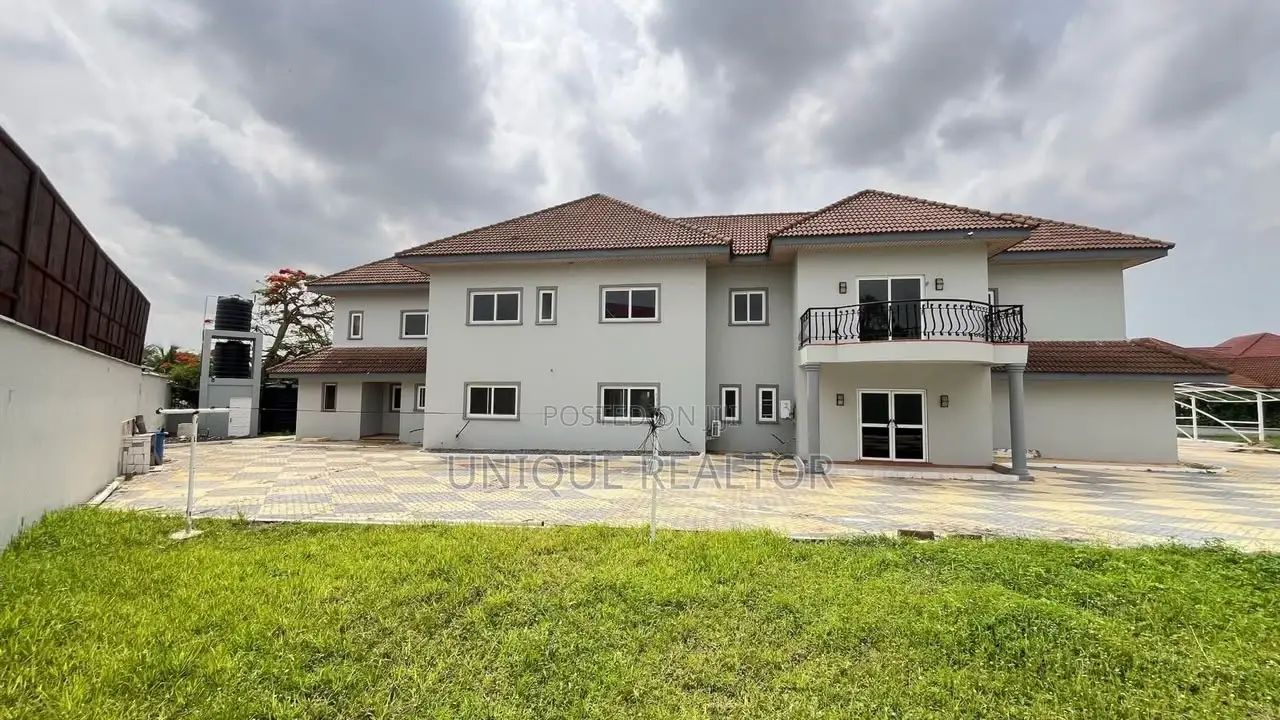 Furnished 5bdrm House in Trasacco, School Junction for sale