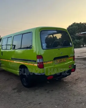 Toyota HiAce 2005