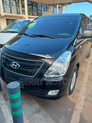 Hyundai Starex 2017 Black
