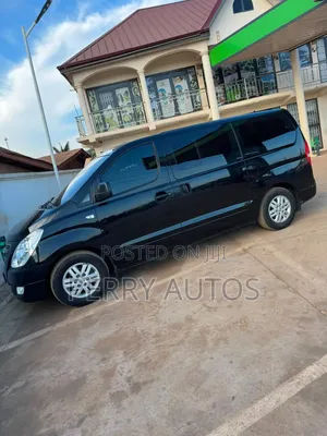 Hyundai Starex 2017 Black