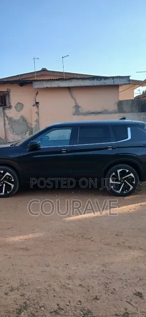 Mitsubishi Xpander Cross