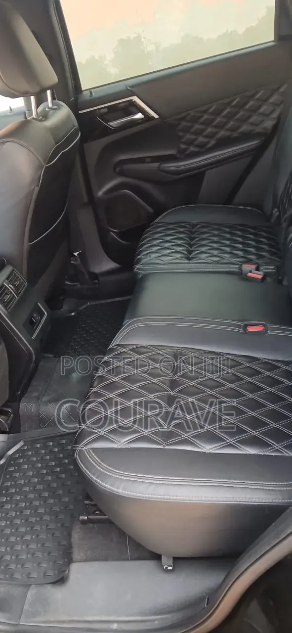 Mitsubishi Xpander Cross