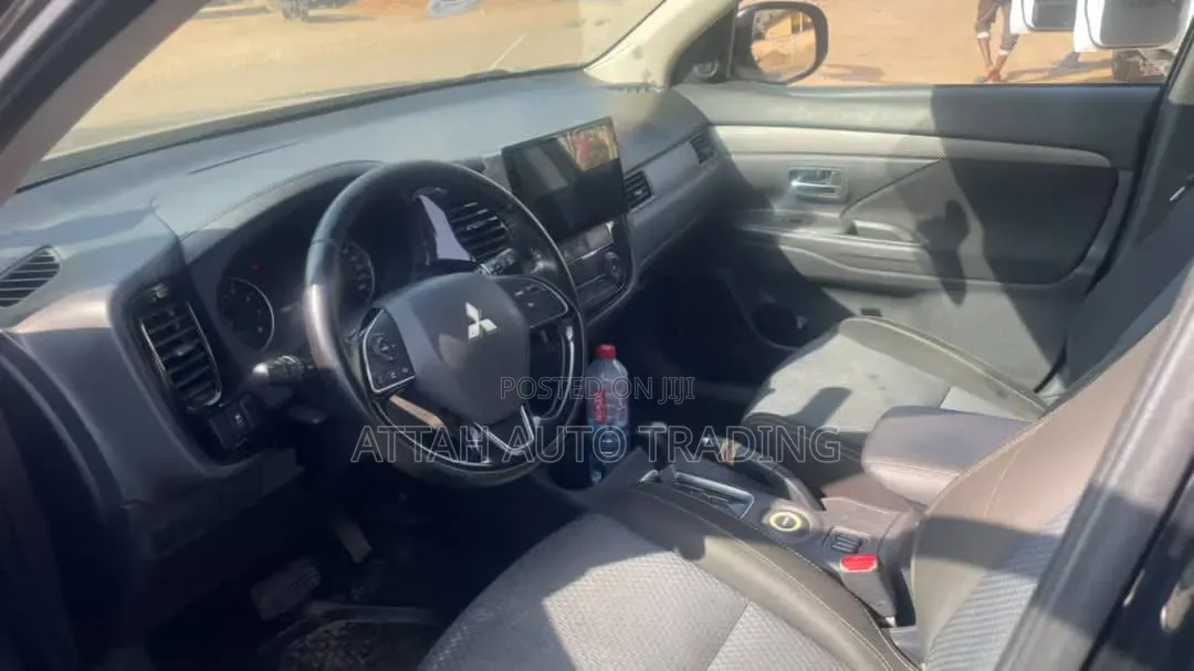 Mitsubishi Outlander 2016 Black