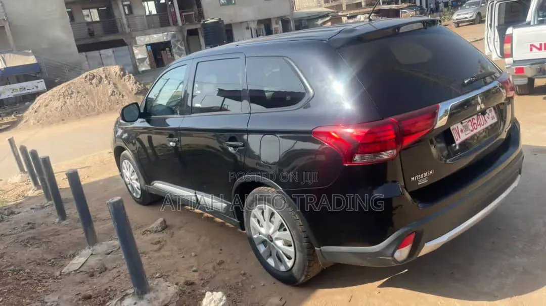 Mitsubishi Outlander 2016 Black