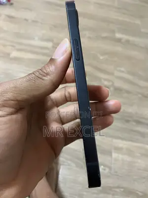 Apple iPhone 16e 128 GB Black