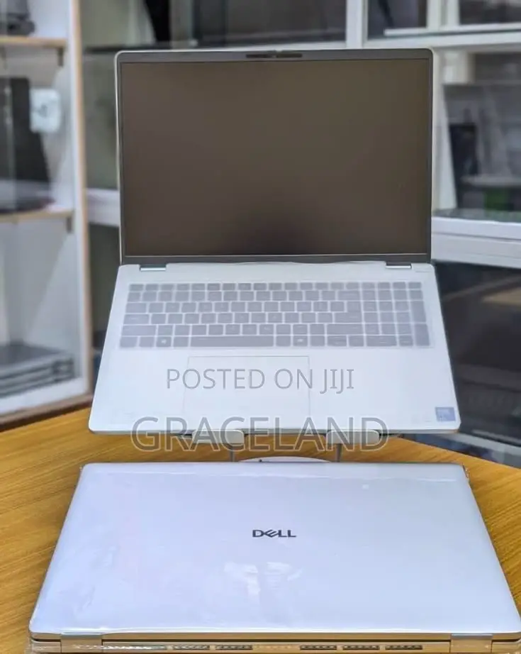 New Laptop Dell Pro 16 16GB Intel Core Ultra 7 SSD 512GB