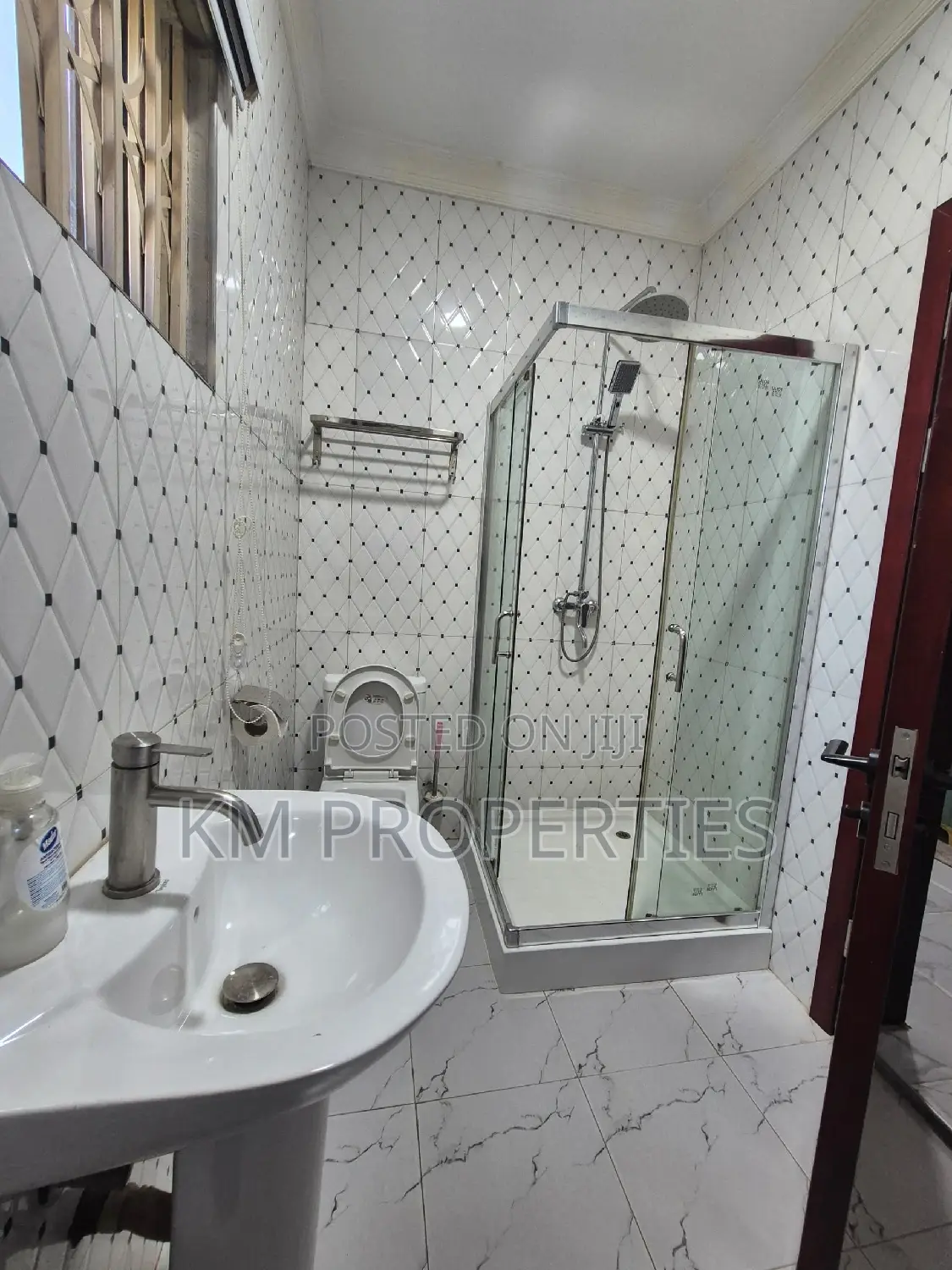 Furnished 3-Bedrooms House