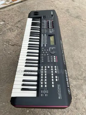 Yamaha Moxf6
