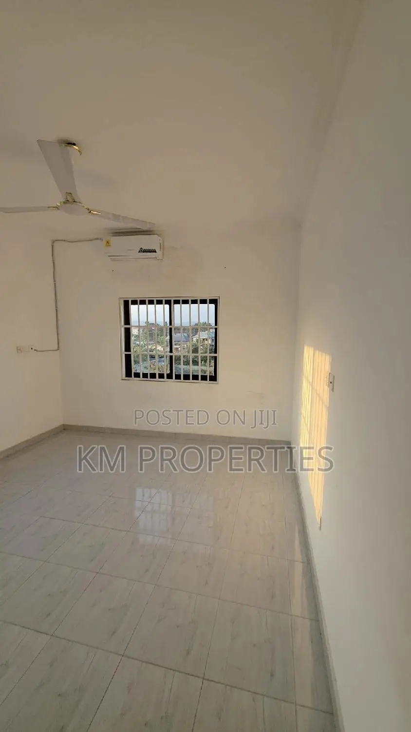 2bdrm Apartment in Papao for rent
