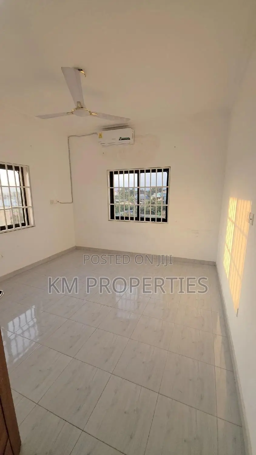 2bdrm Apartment in Papao for rent