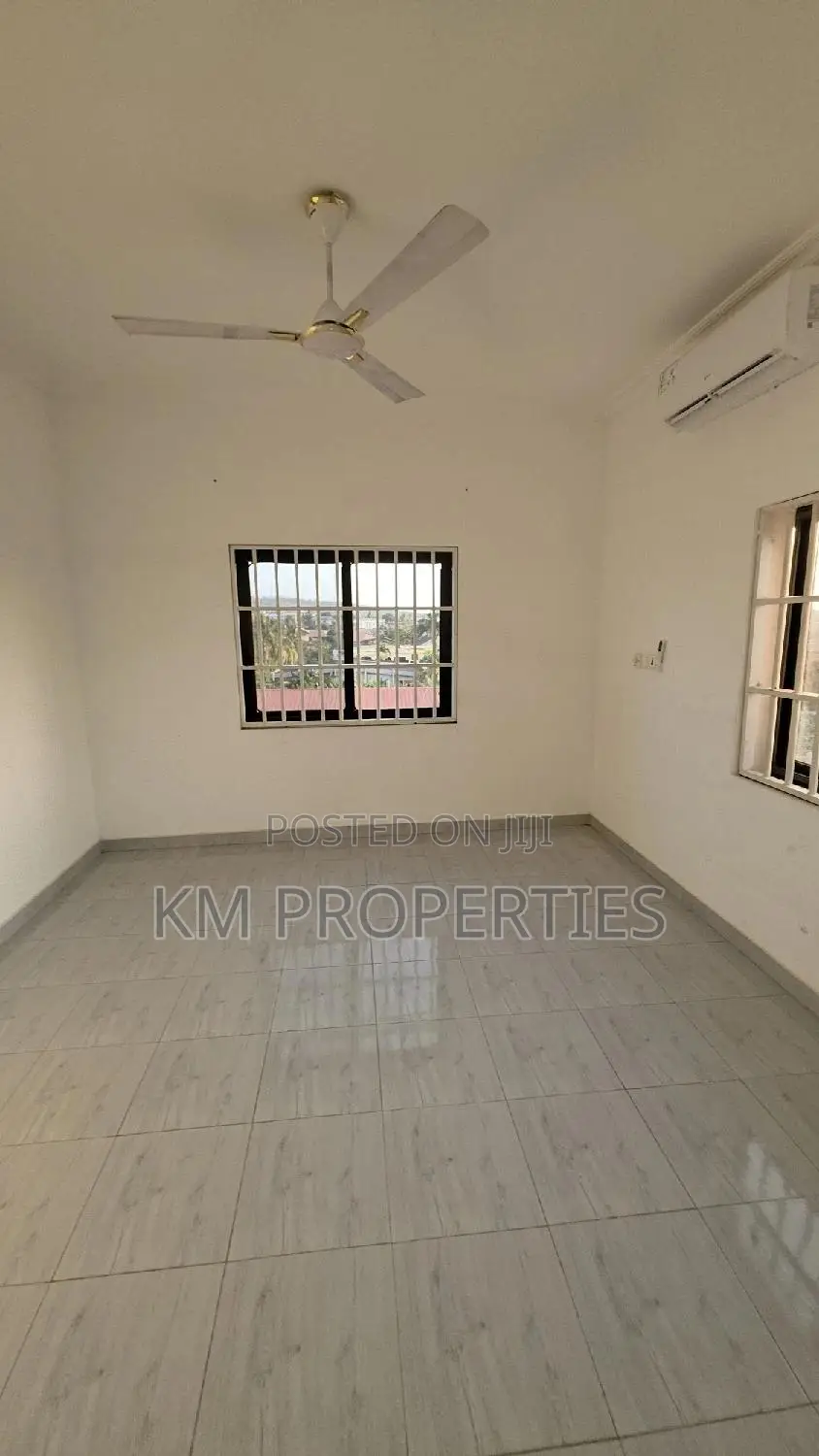 2bdrm Apartment in Papao for rent