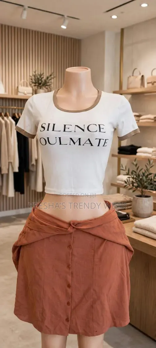 The Crop Tee That Goes With Everything Yeesha’S “Clean Crop Tee”