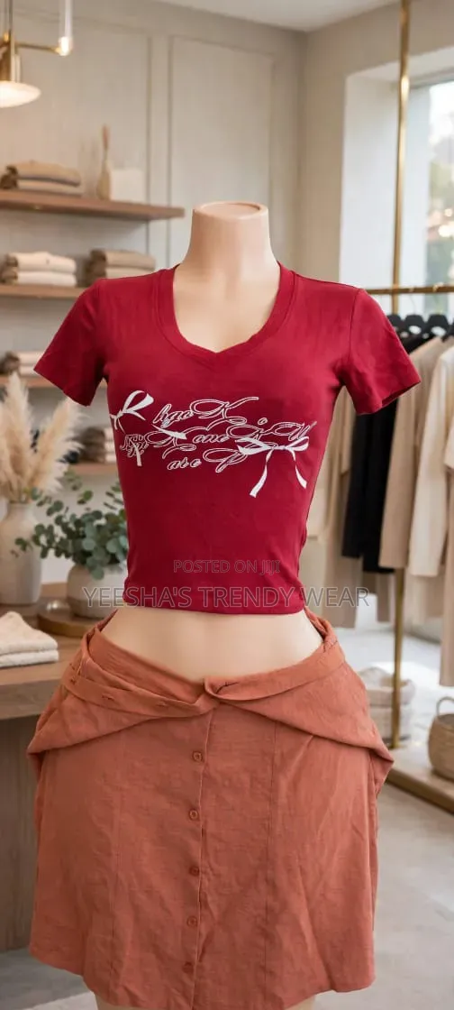 The Crop Tee That Goes With Everything Yeesha’S “Clean Crop Tee”