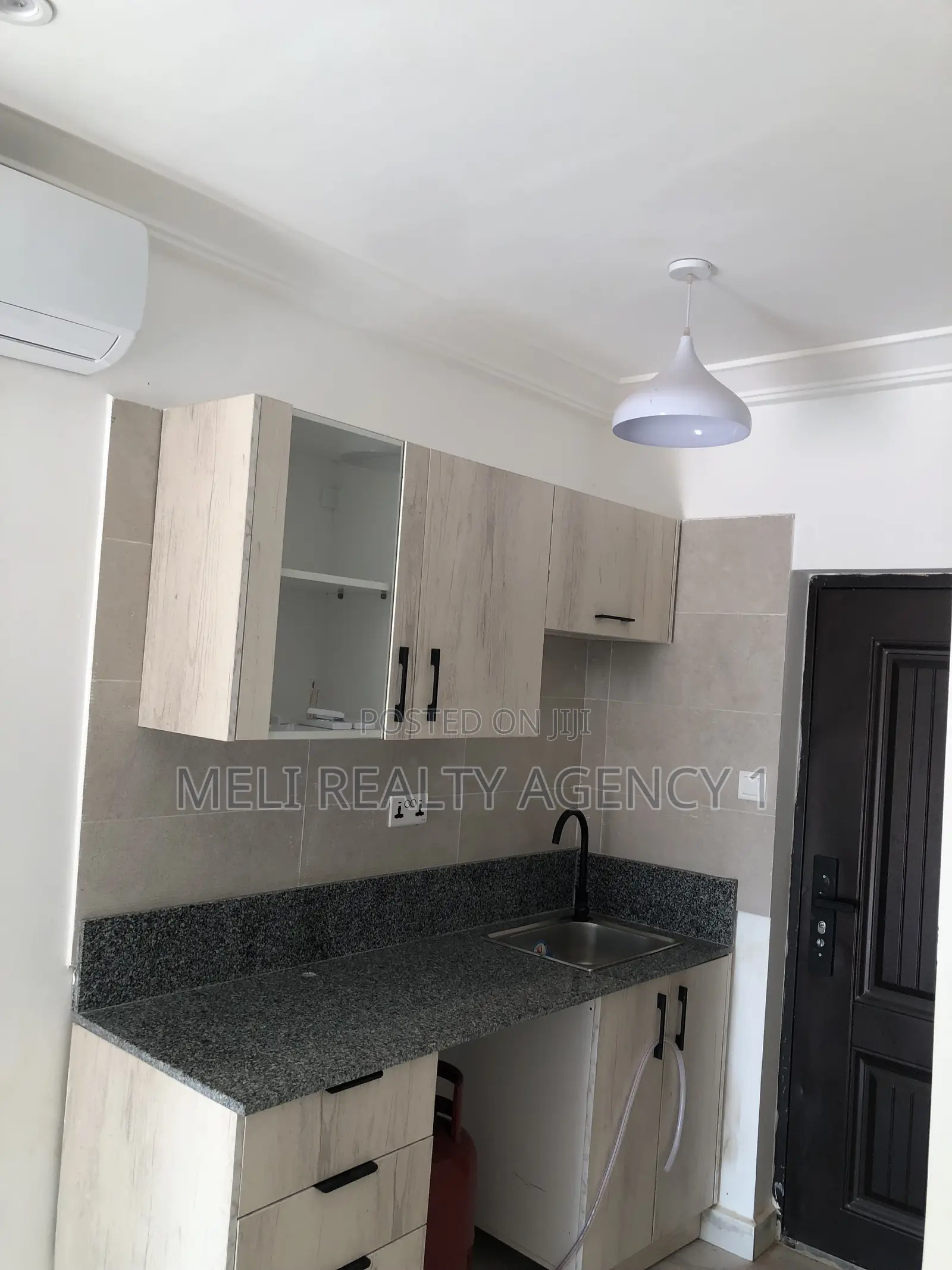 1bdrm Apartment in New Botianor, West Hills Mall Area for rent