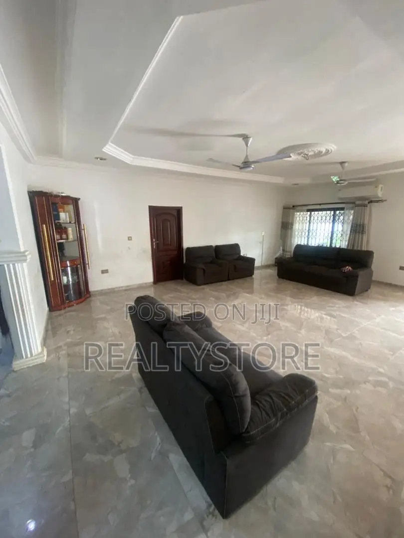 5bdrm House in Ashongman Estate, Accra Metropolitan for sale