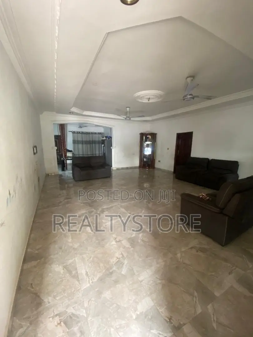 5bdrm House in Ashongman Estate, Accra Metropolitan for sale