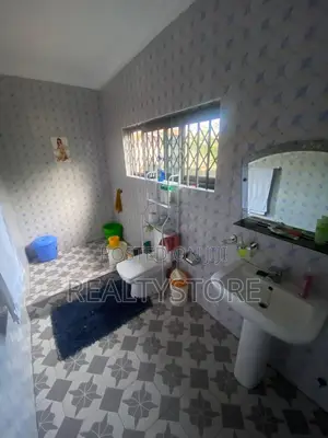 5bdrm House in Ashongman Estate, Accra Metropolitan for sale
