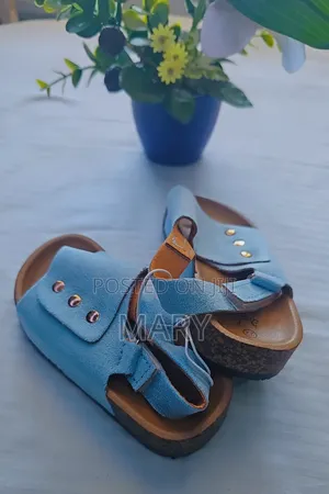 A Comfortable Cork-Style Sole Children's Sandals