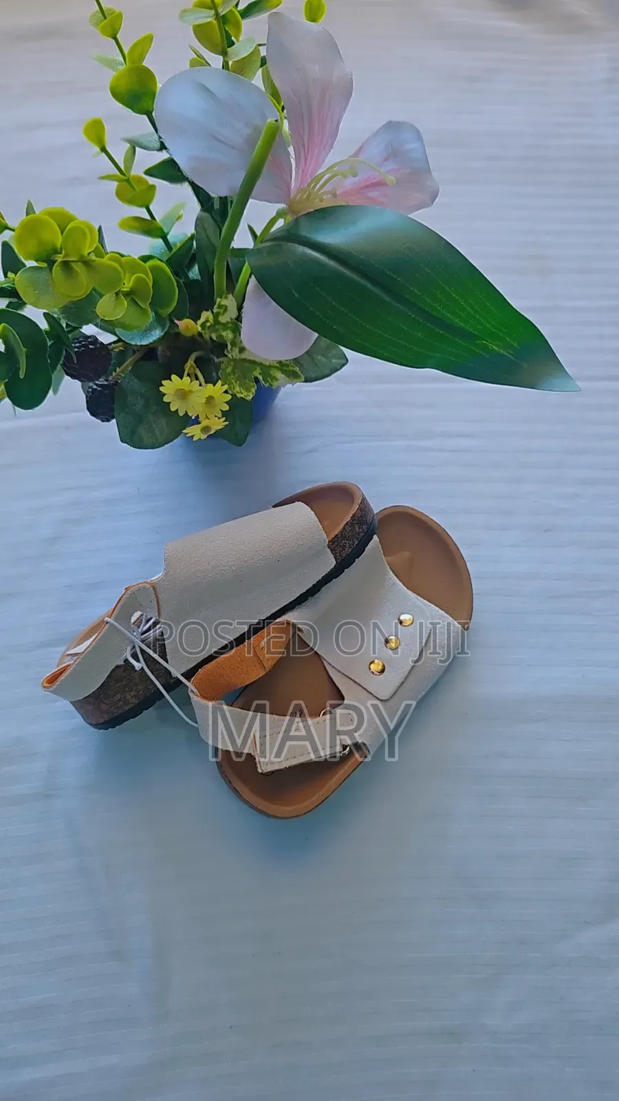 A Comfortable Cork-Style Sole Children's Sandals
