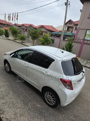 Toyota Vitz 1.3 AWD 5dr 2013 White