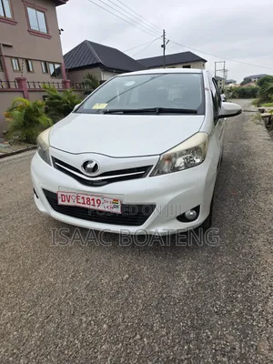 Toyota Vitz 1.3 AWD 5dr 2013 White
