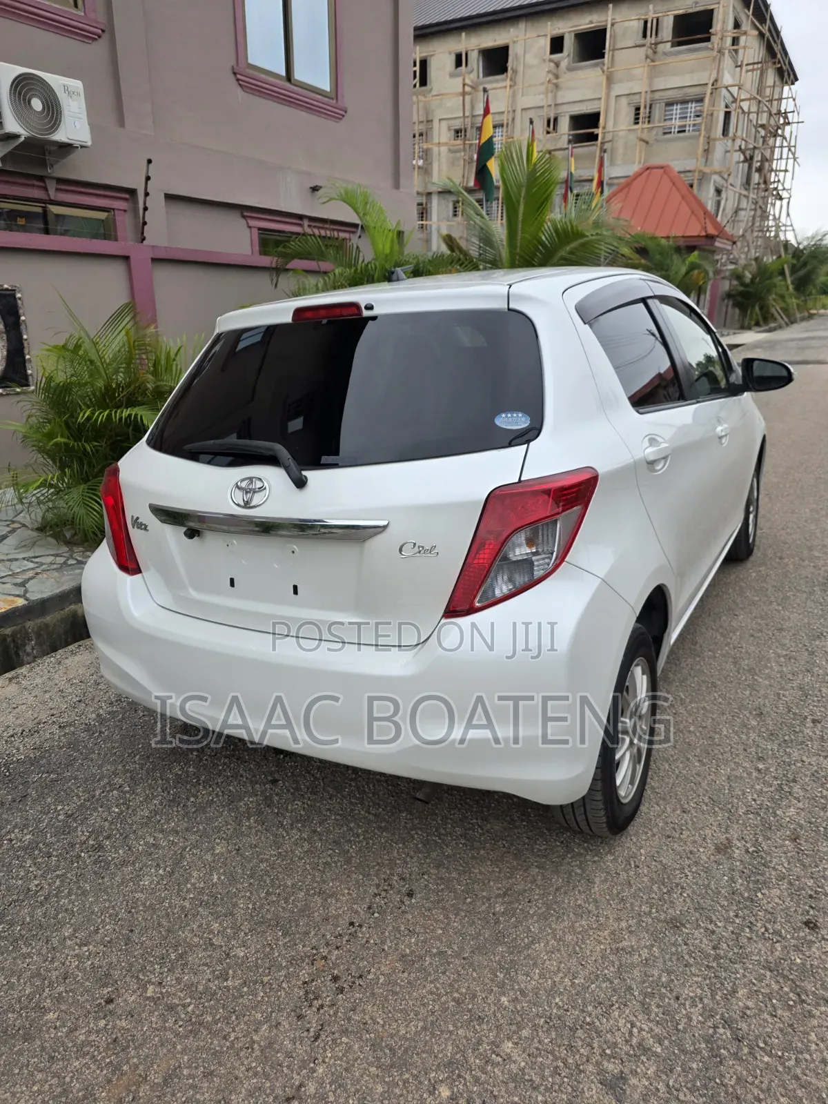 Toyota Vitz 1.3 AWD 5dr 2013 White