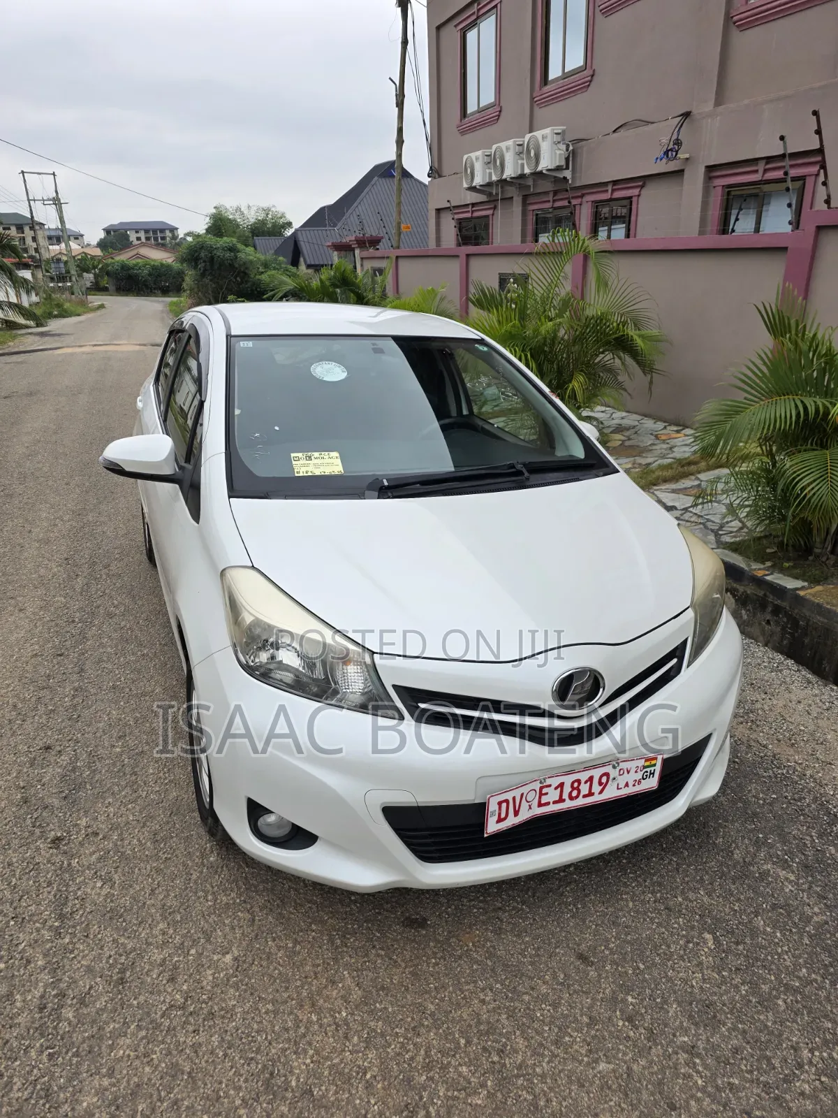 Toyota Vitz 1.3 AWD 5dr 2013 White
