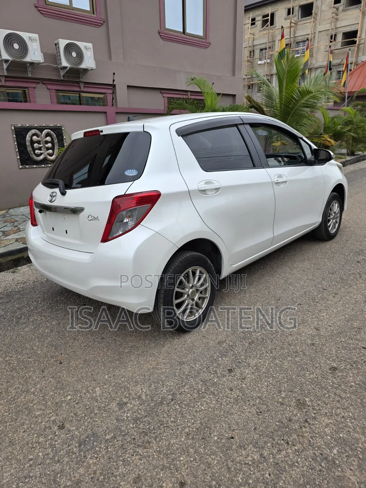 Toyota Vitz 1.3 AWD 5dr 2013 White
