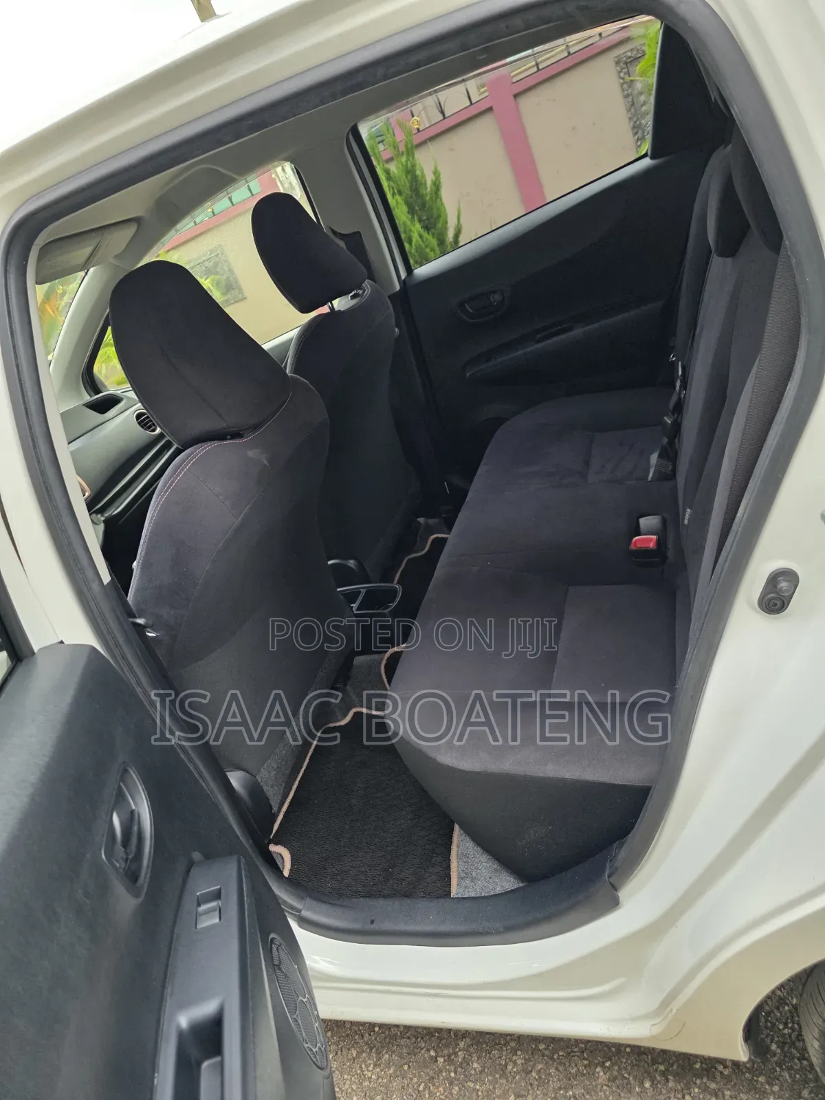 Toyota Vitz 1.3 AWD 5dr 2013 White