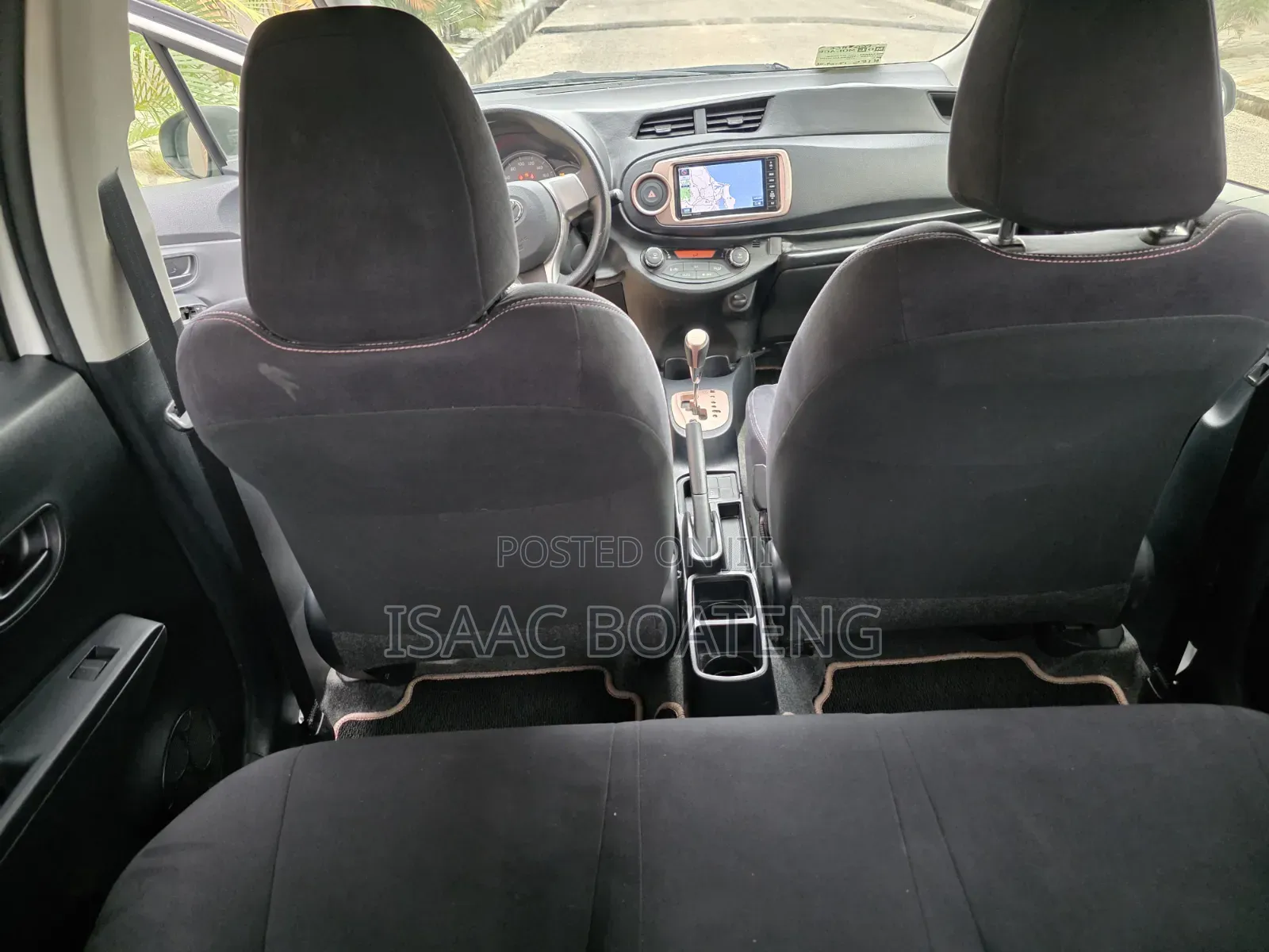 Toyota Vitz 1.3 AWD 5dr 2013 White