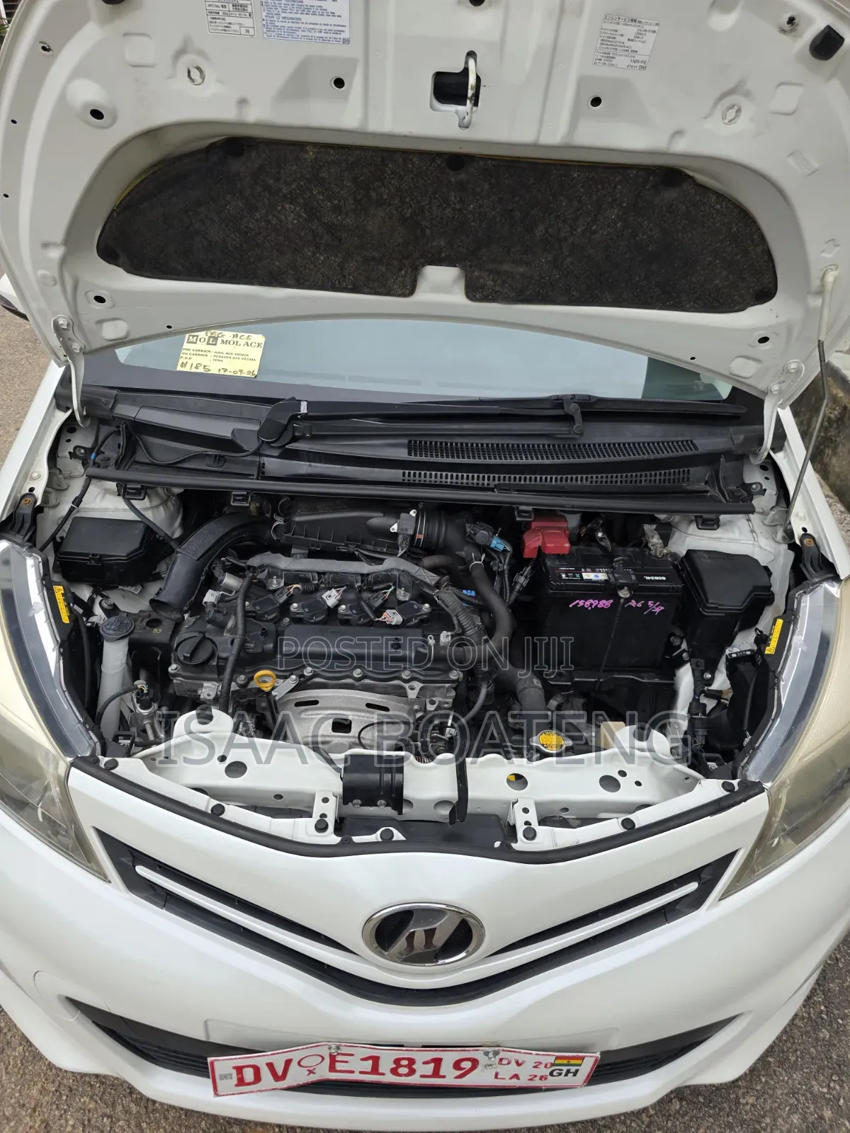 Toyota Vitz 1.3 AWD 5dr 2013 White