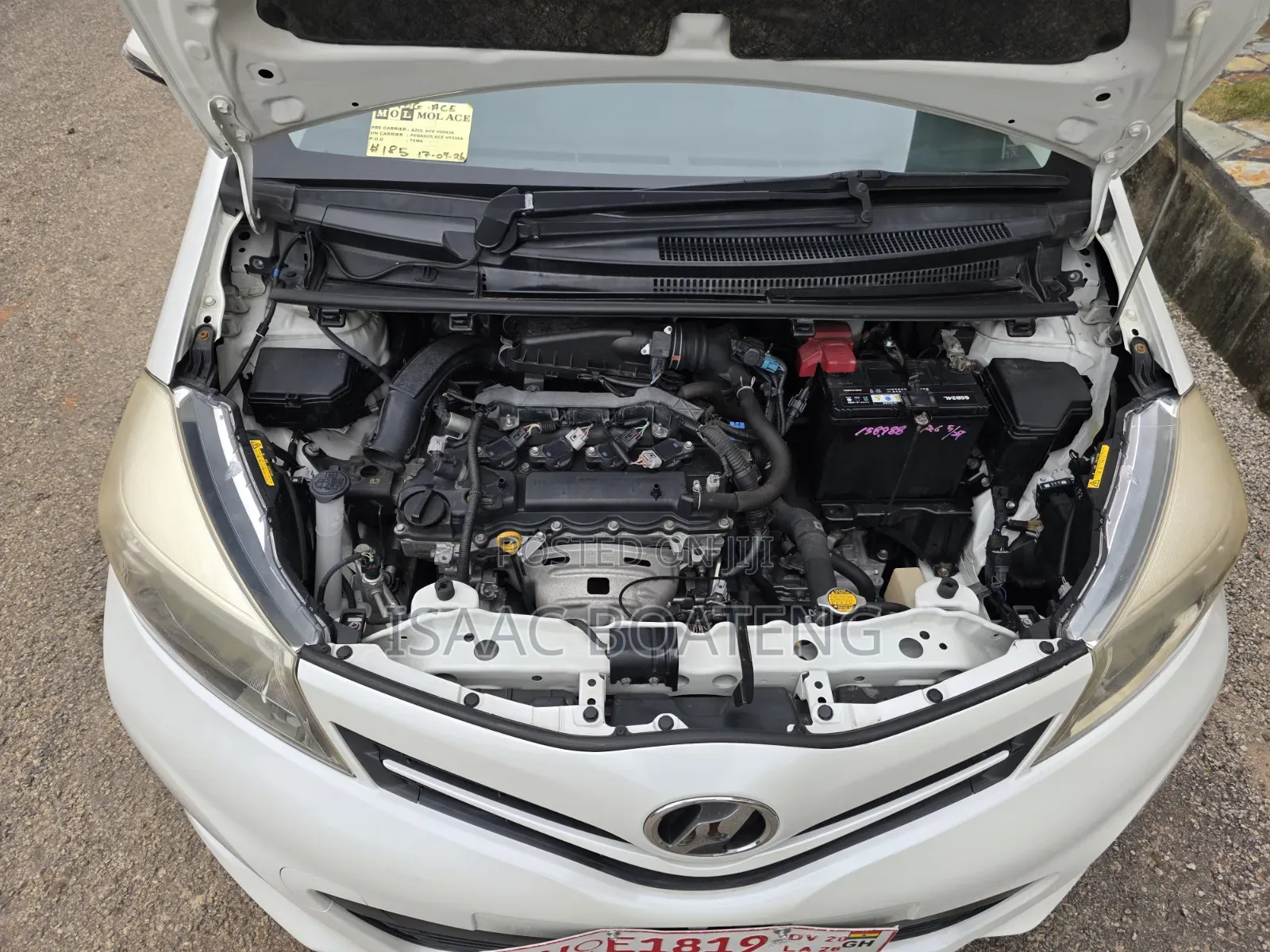 Toyota Vitz 1.3 AWD 5dr 2013 White