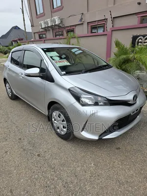 Toyota Vitz 1.3 AWD 5dr 2015 Silver