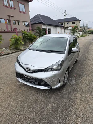 Toyota Vitz 1.3 AWD 5dr 2015 Silver