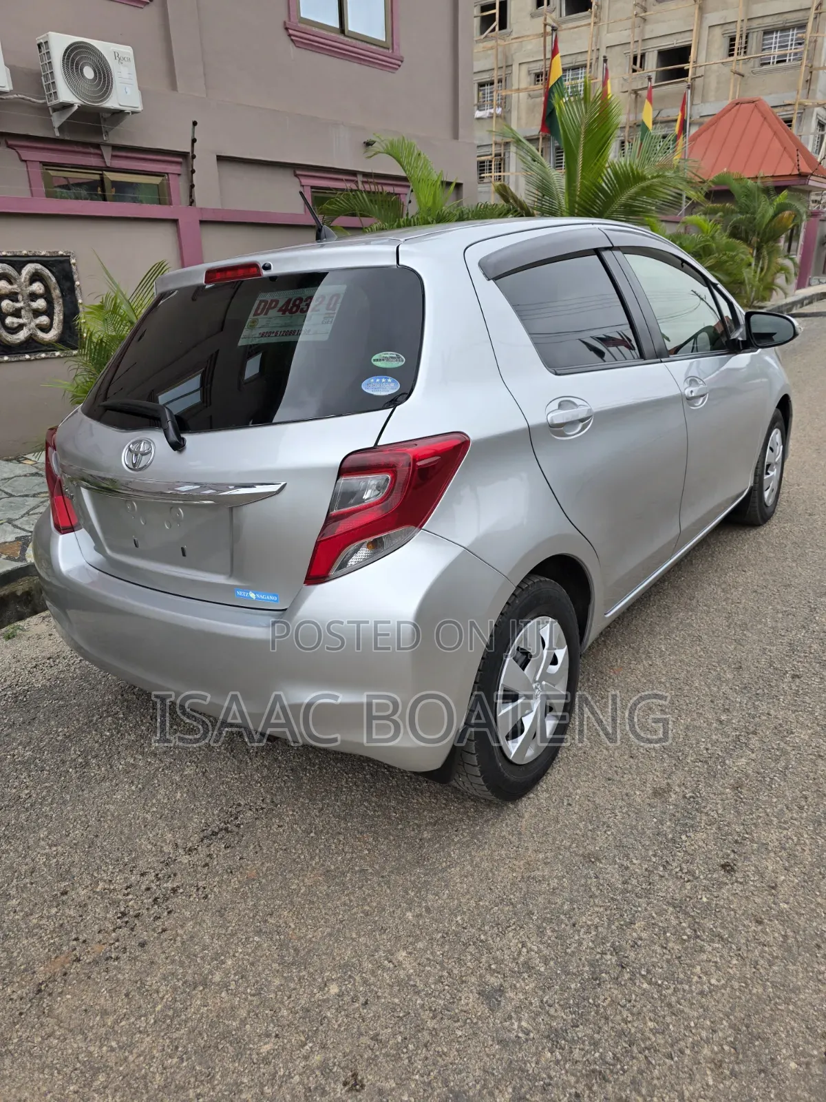Toyota Vitz 1.3 AWD 5dr 2015 Silver