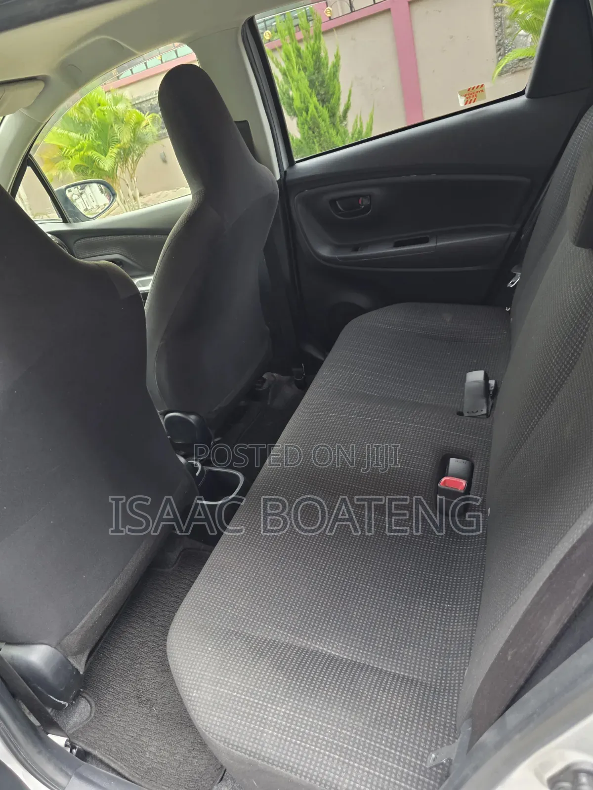 Toyota Vitz 1.3 AWD 5dr 2015 Silver