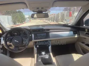 Jaguar XF 2013 Silver
