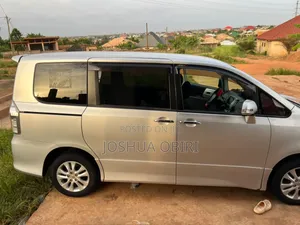 Toyota Voxy X 4WD 8-Seater 2011 Silver