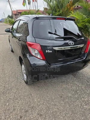 Toyota Vitz 1.3 AWD 5dr 2013 Black