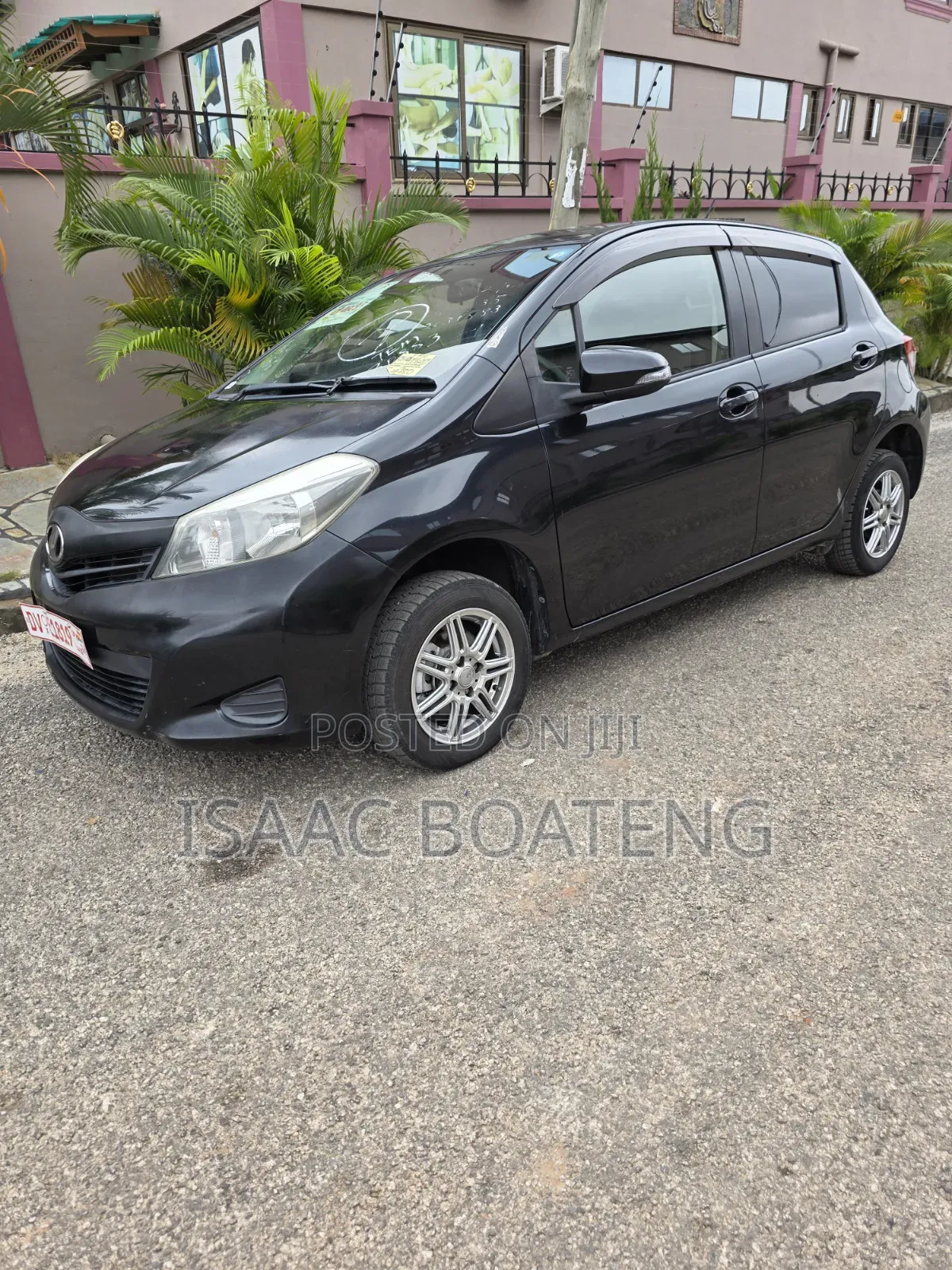 Toyota Vitz 1.3 AWD 5dr 2013 Black