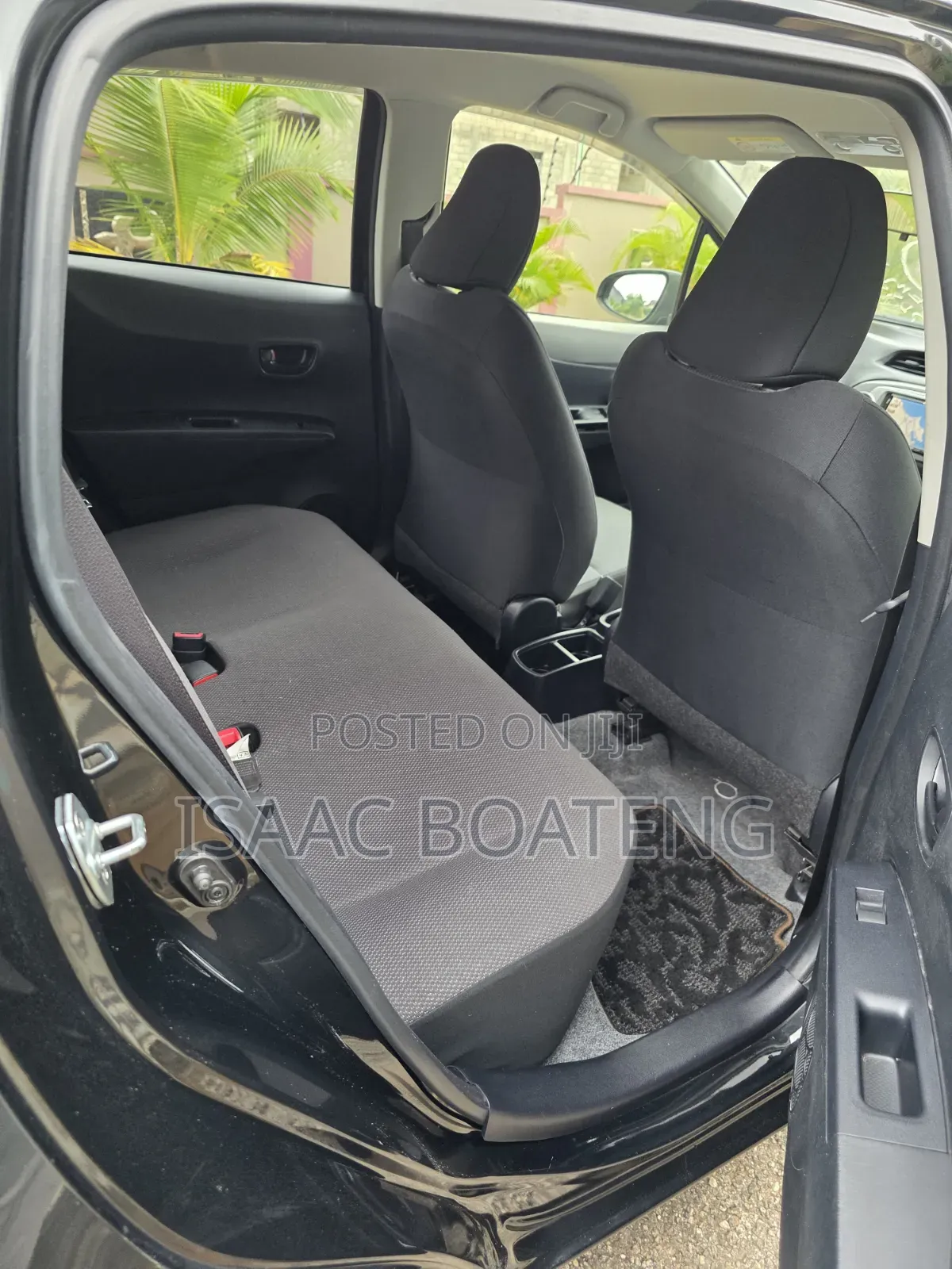 Toyota Vitz 1.3 AWD 5dr 2013 Black
