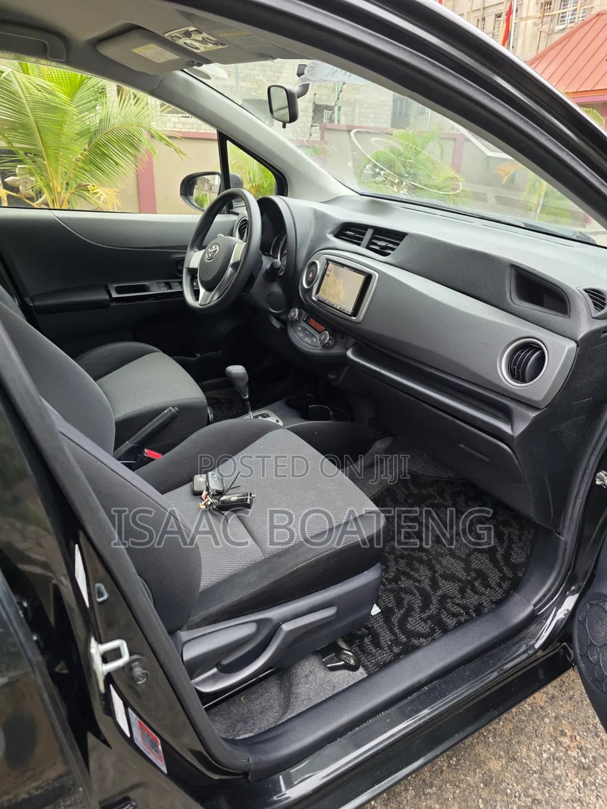 Toyota Vitz 1.3 AWD 5dr 2013 Black