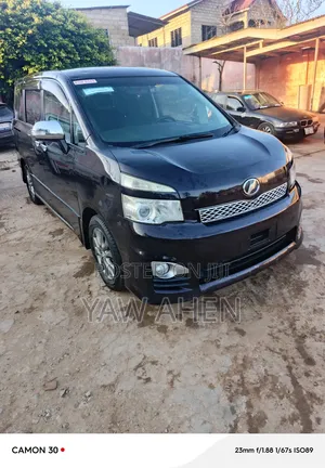 Toyota Voxy 2013 Gray