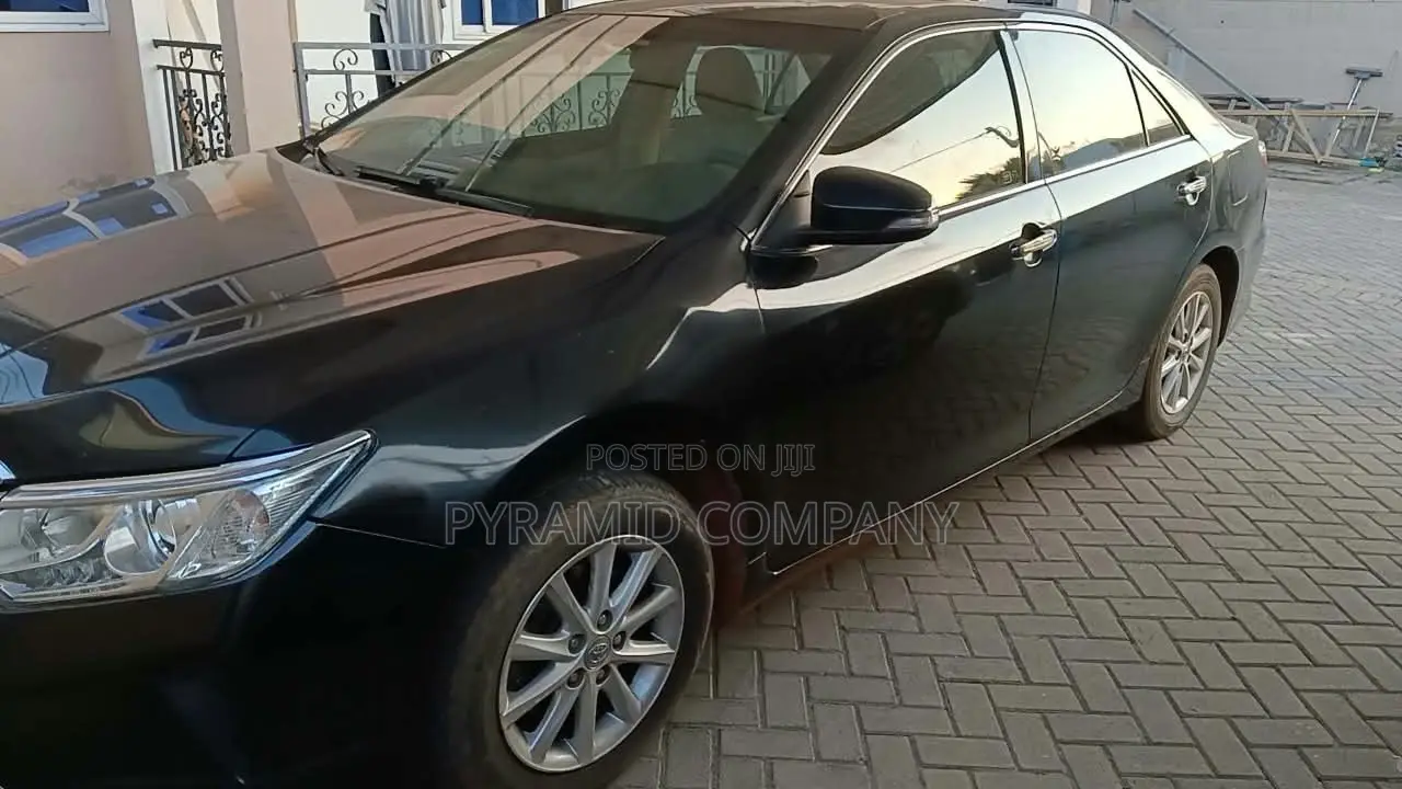 Toyota Camry 2017 Black